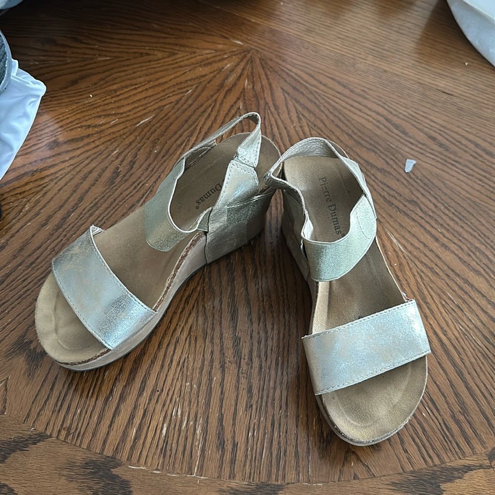 Gold Pierre Dumas wedges